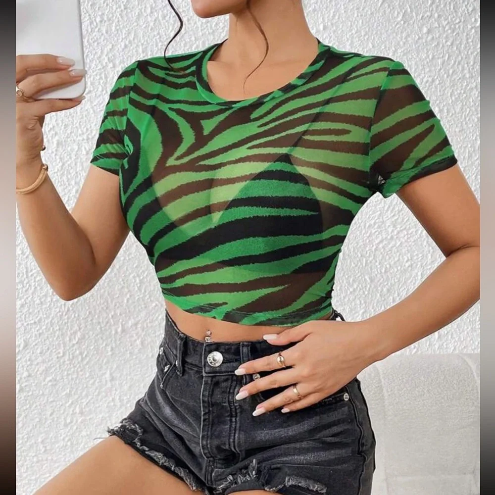 New green and black top - Picture 4 of 4